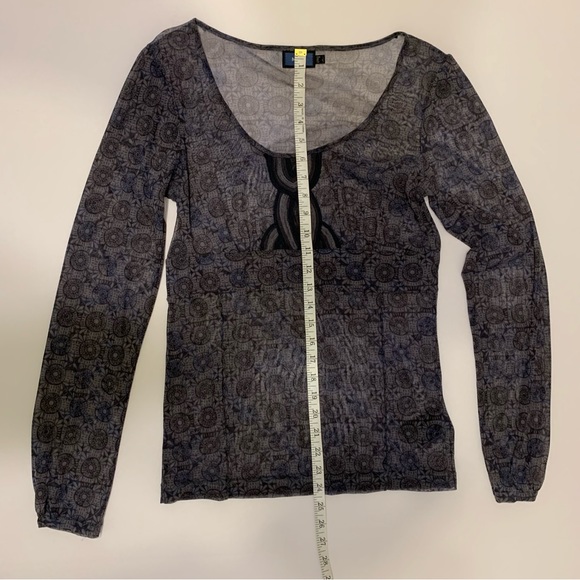 Sheer grey with black & blue pattern Mexx stretchy top. Sz L - Picture 2 of 8